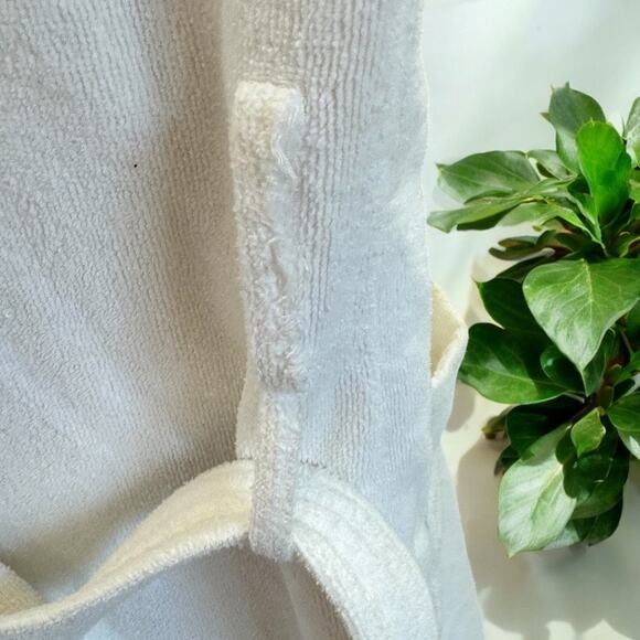 Vintage HILTON Heavy Terri Robe, One loop is fraying PLZ READ - Picture 4 of 5